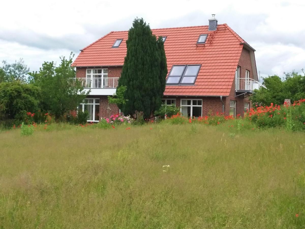 Sehlen Haus Rosengarten- Ruhige Ferienwohnungen Im Gruenen מראה חיצוני תמונה