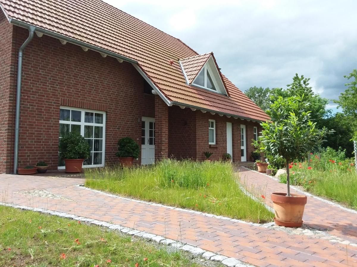 Sehlen Haus Rosengarten- Ruhige Ferienwohnungen Im Gruenen מראה חיצוני תמונה